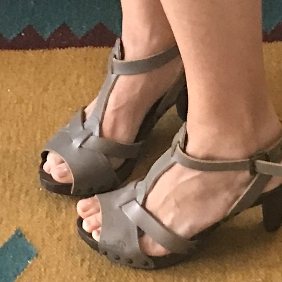 Diesel Women's Clog/Shoes Size 8 Good Condition. Grey Leather. - Picture 9 of 9